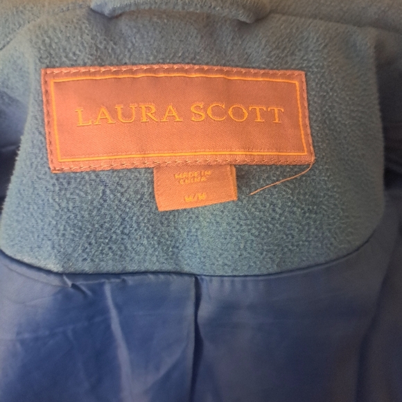 Blue winter jacket - Picture 3 of 6